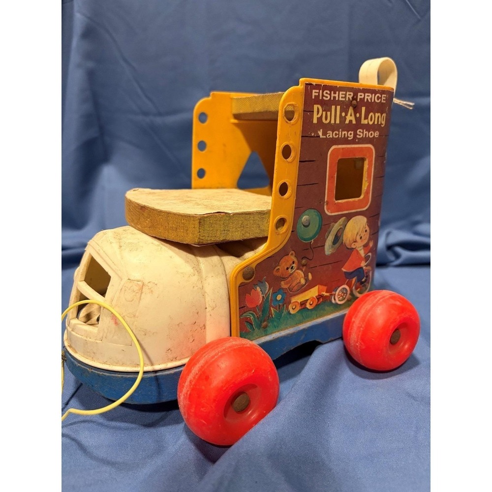 Vintage 1970 Pull Along Fisher Price Lacing Rolling Shoe (String Missing)